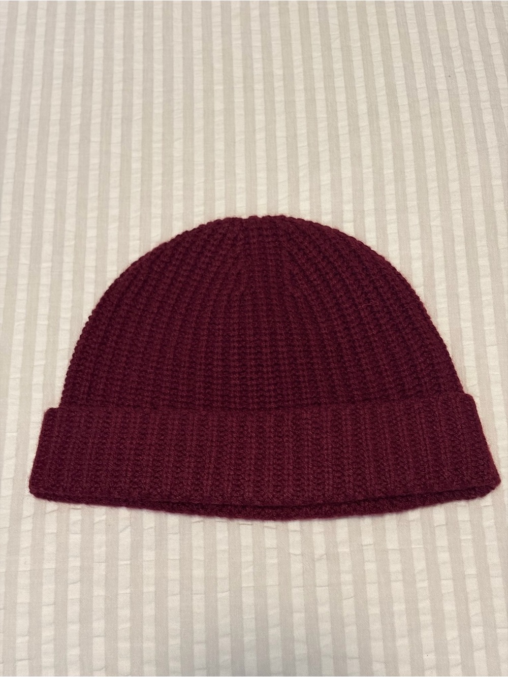 Club Monaco Kensington Cashmere Toque in Burgundy